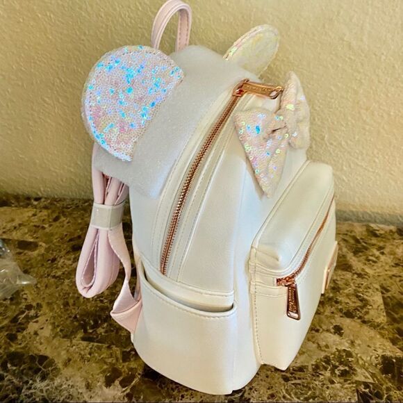 NEW Minnie Mouse Iridescent Sequin White Loungefly Mini Backpack NWT - Picture 2 of 6